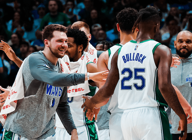 里程碑夜！达拉斯独行侠绝杀压哨；中超清晨刷纪录；管理层满意；医务组通报恢复的简单介绍