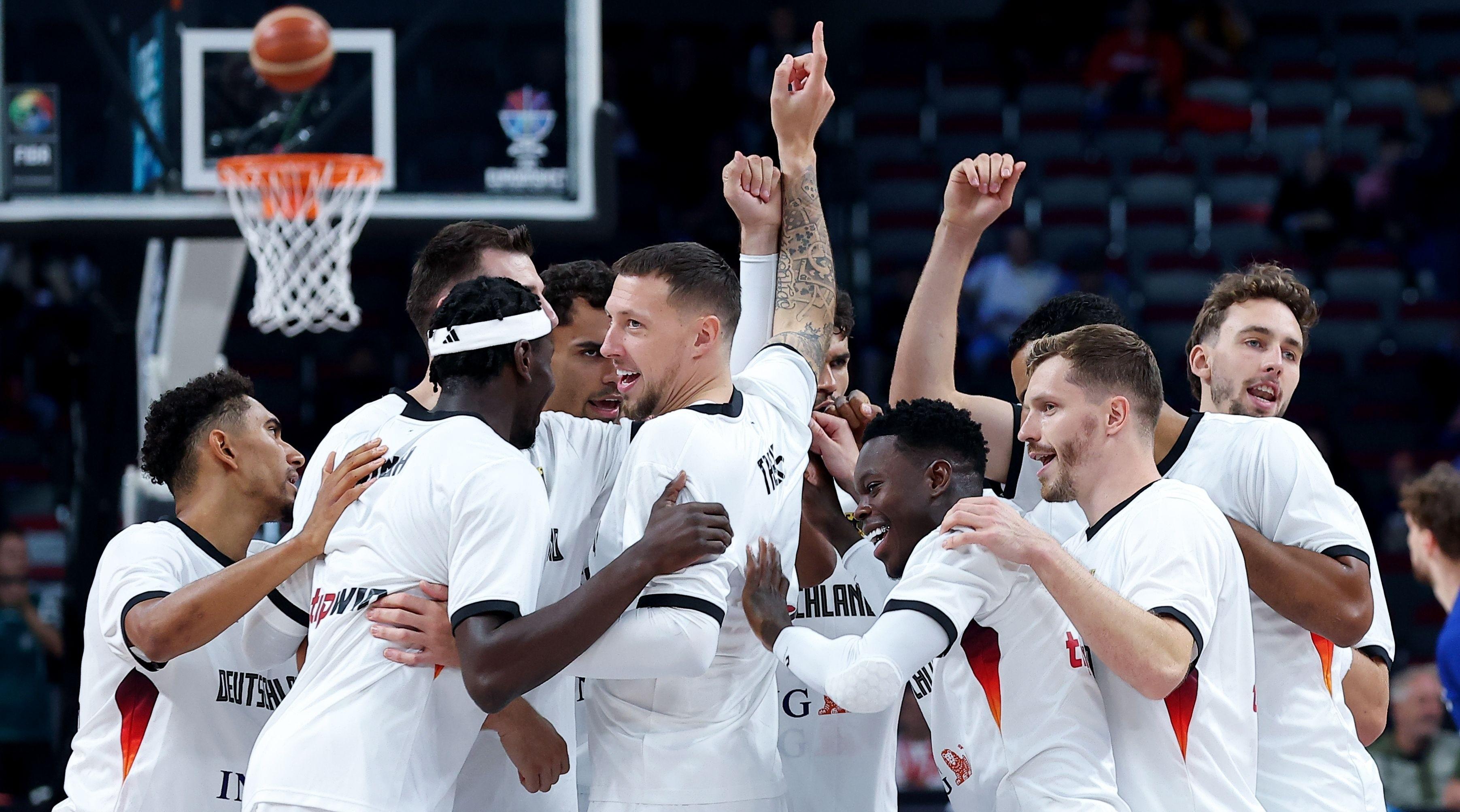 包含拜仁慕尼黑迎德国杯关键赛，加时末段队长鼓劲，话题不断，细节决定成败的词条