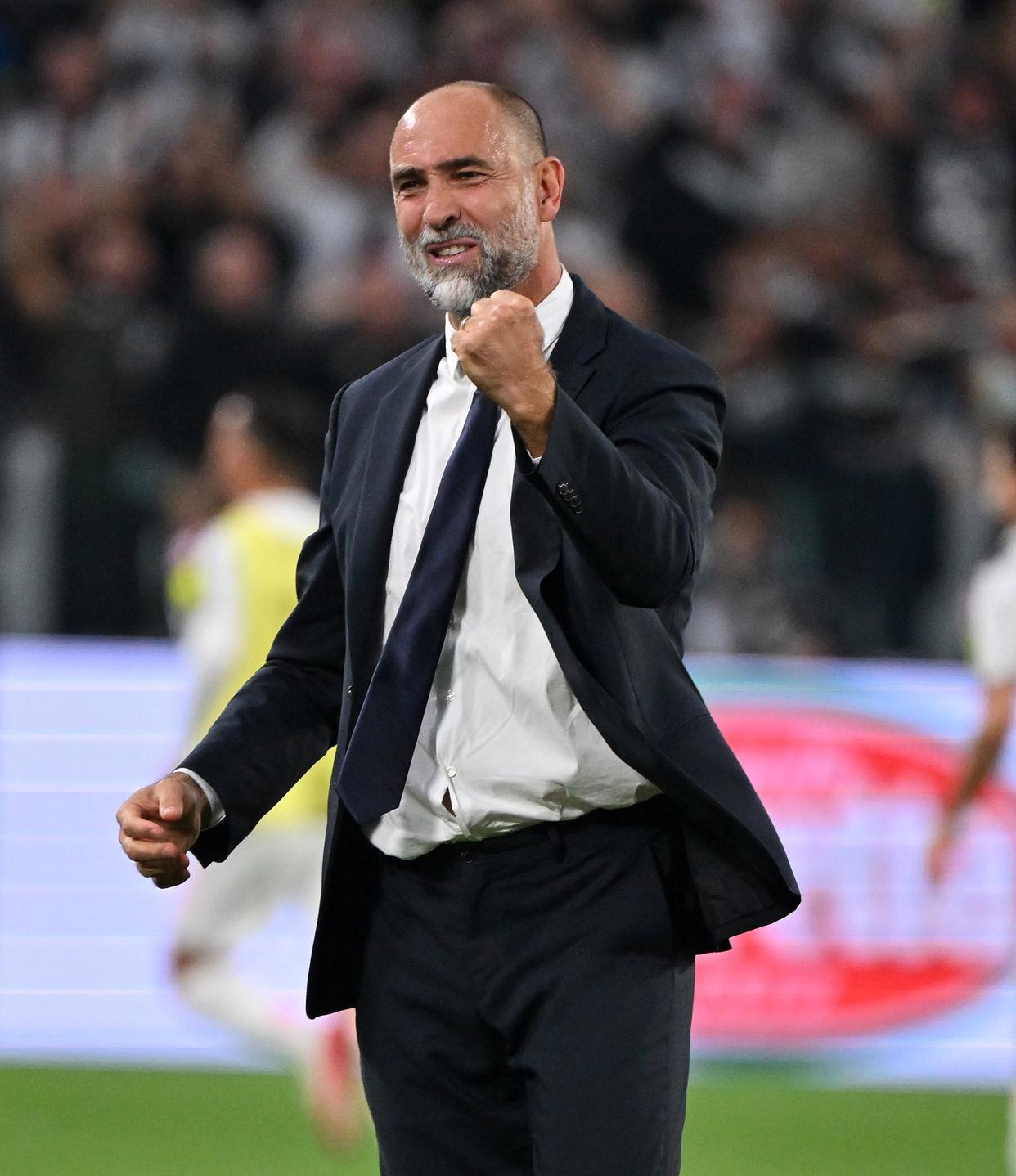 关于曼城豪取连胜备战意大利杯今晨尤文图斯调整名单，AC米兰赛后豪取连胜看傻球迷的信息